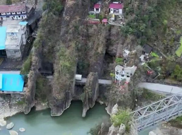 策利配资 川陕交界的210国道上，有唯一的一段单行线，藏着蜀道上两个秘密